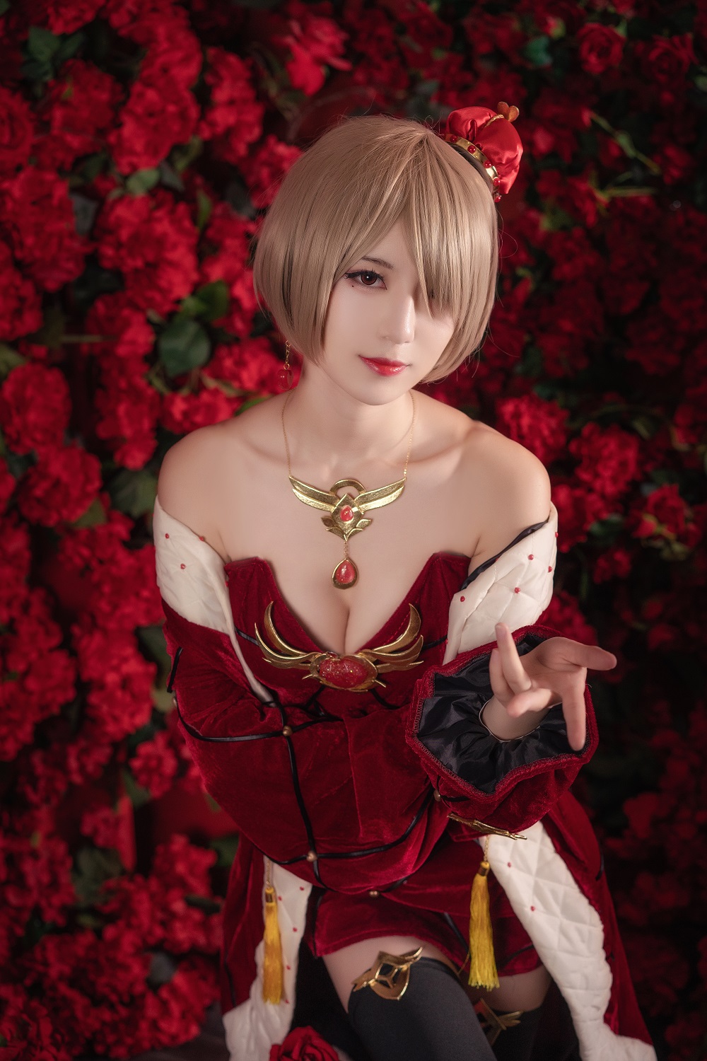 弥音音ww-崩坏3-丽塔红皇后礼服[18P] COS网红博主 预览1图