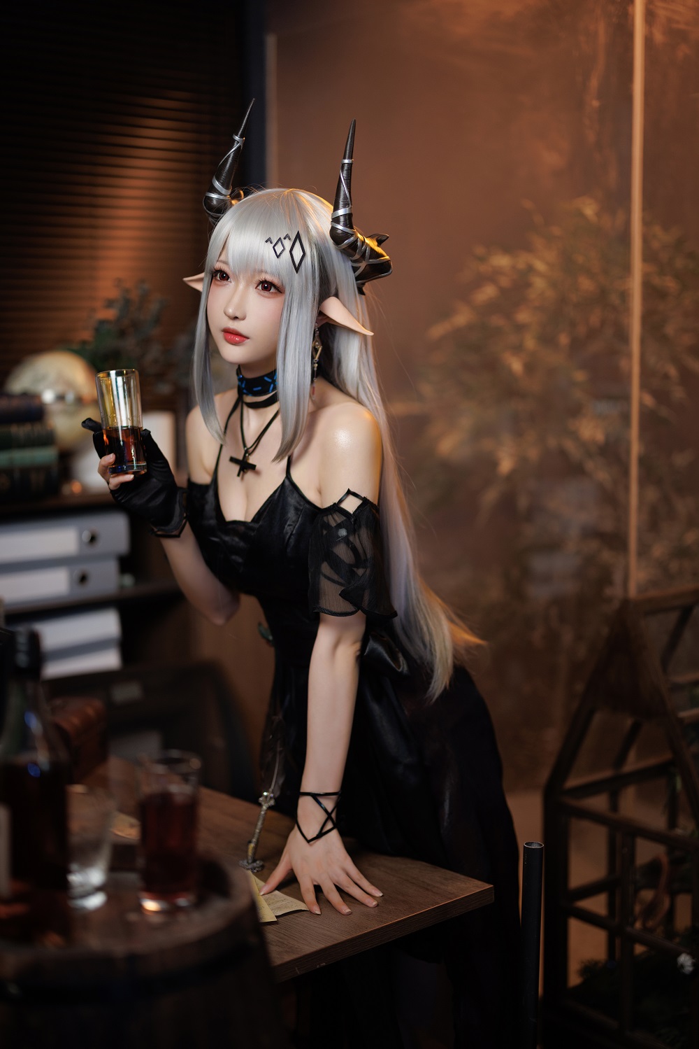 南宫-明日方舟-泥岩礼服[21P] COS网红博主 预览2图