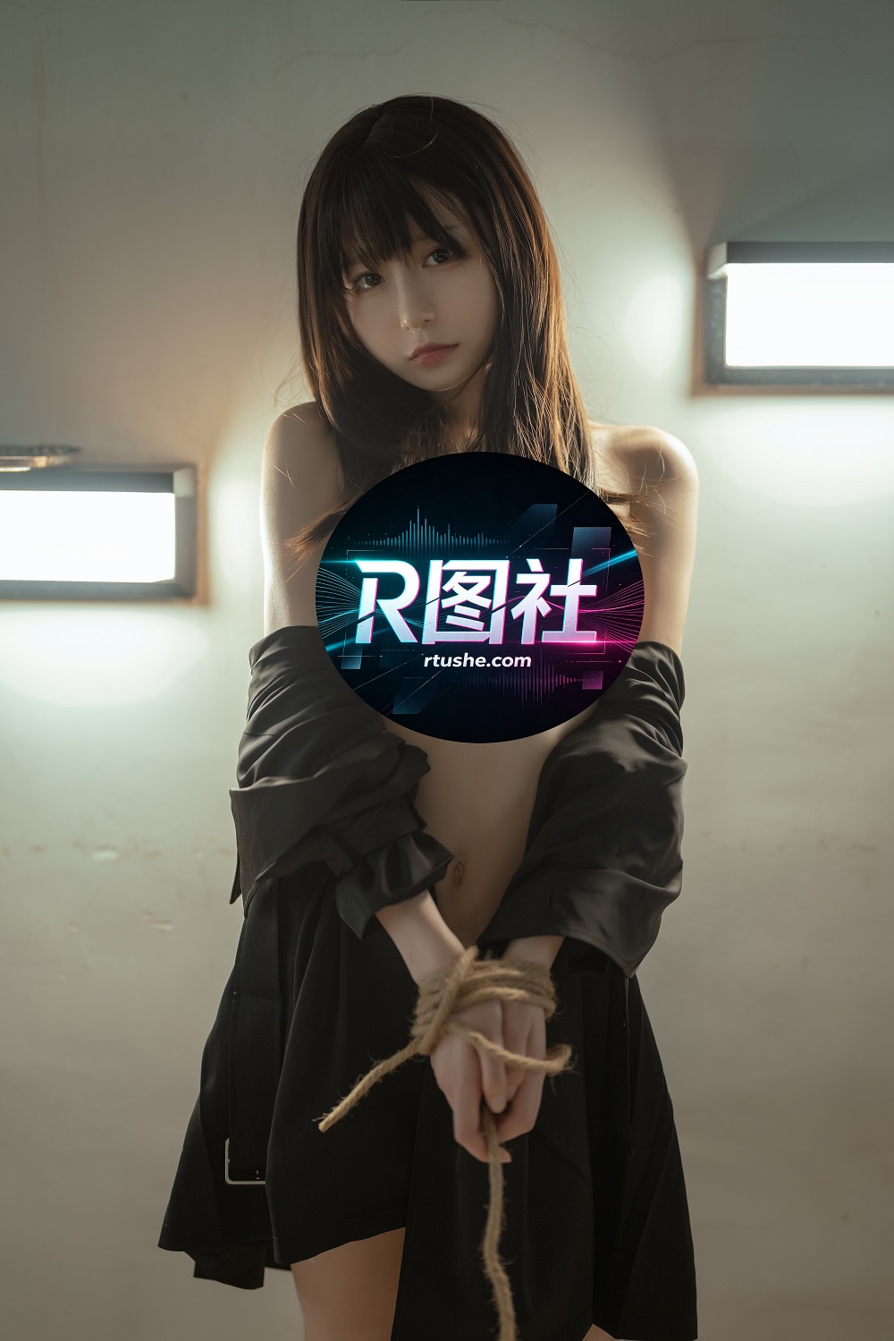 迷之呆梨-炙热[42P] COS网红博主 预览2图