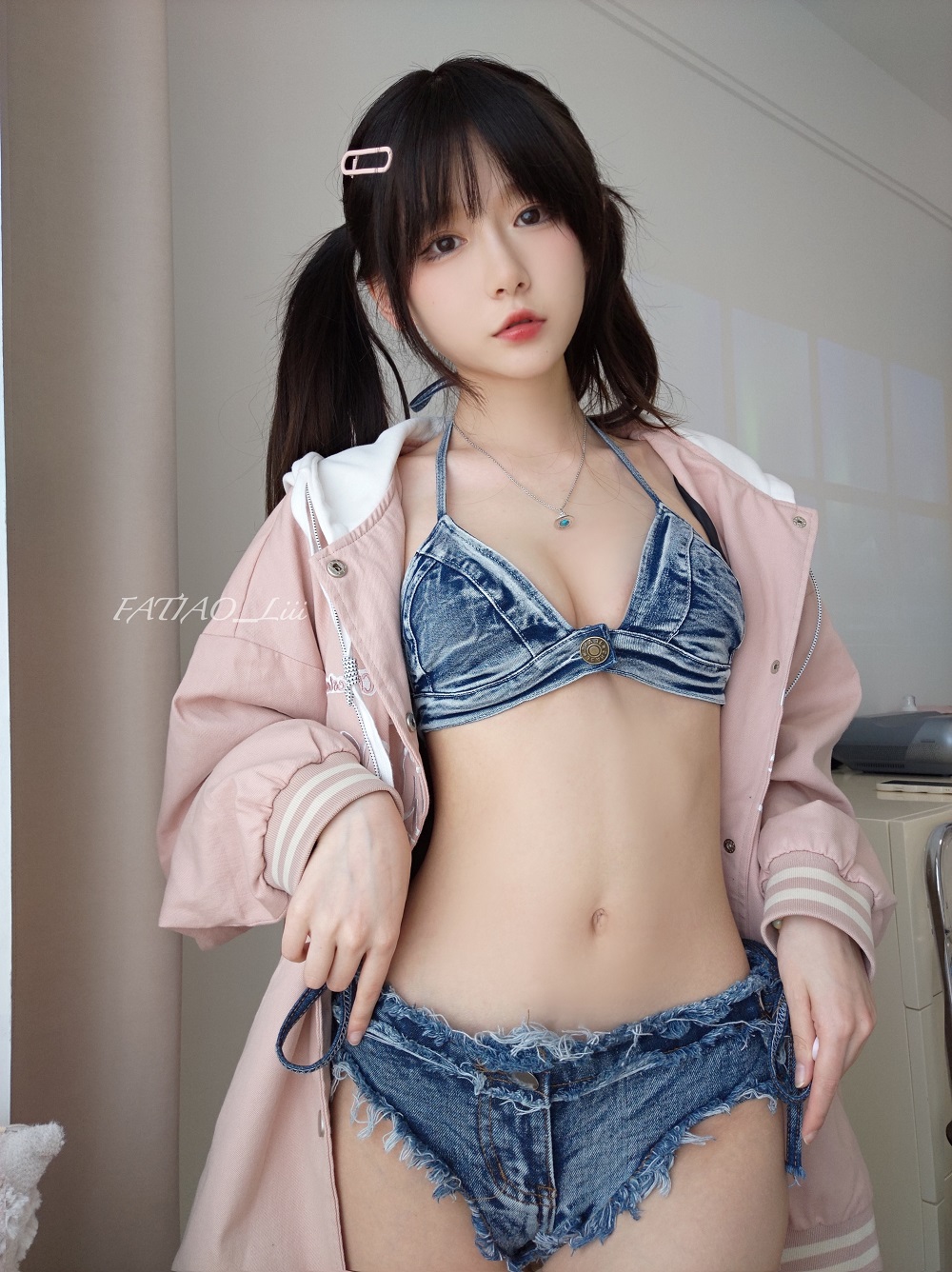 迷之呆梨-2023年4月Fantia订阅集[156P+4V] COS网红博主 预览1图