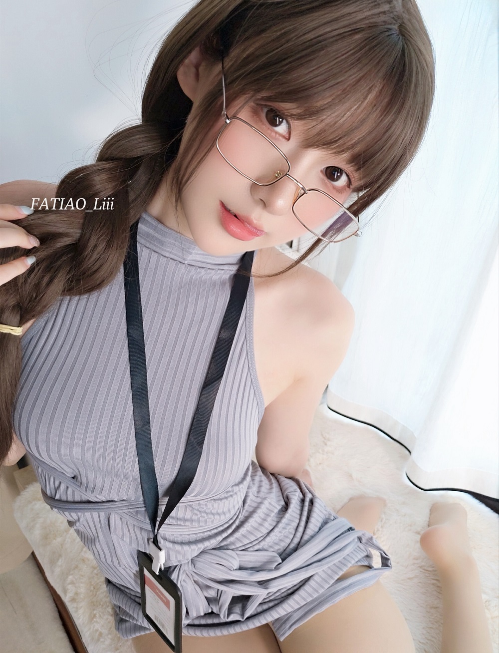 迷之呆梨-反差的前辈[31P] COS网红博主 预览2图