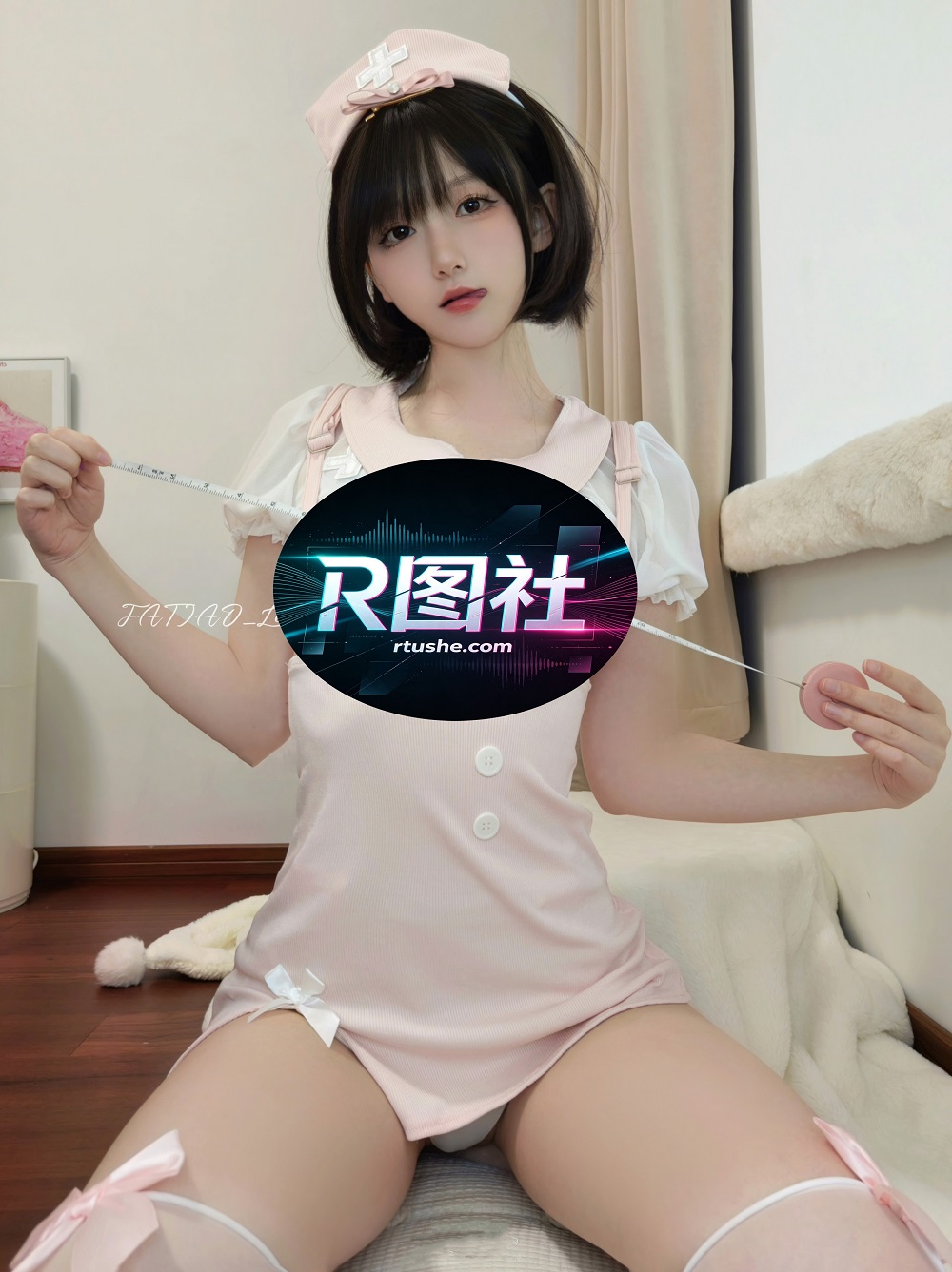 迷之呆梨-要听话哦[18P] COS网红博主 预览1图