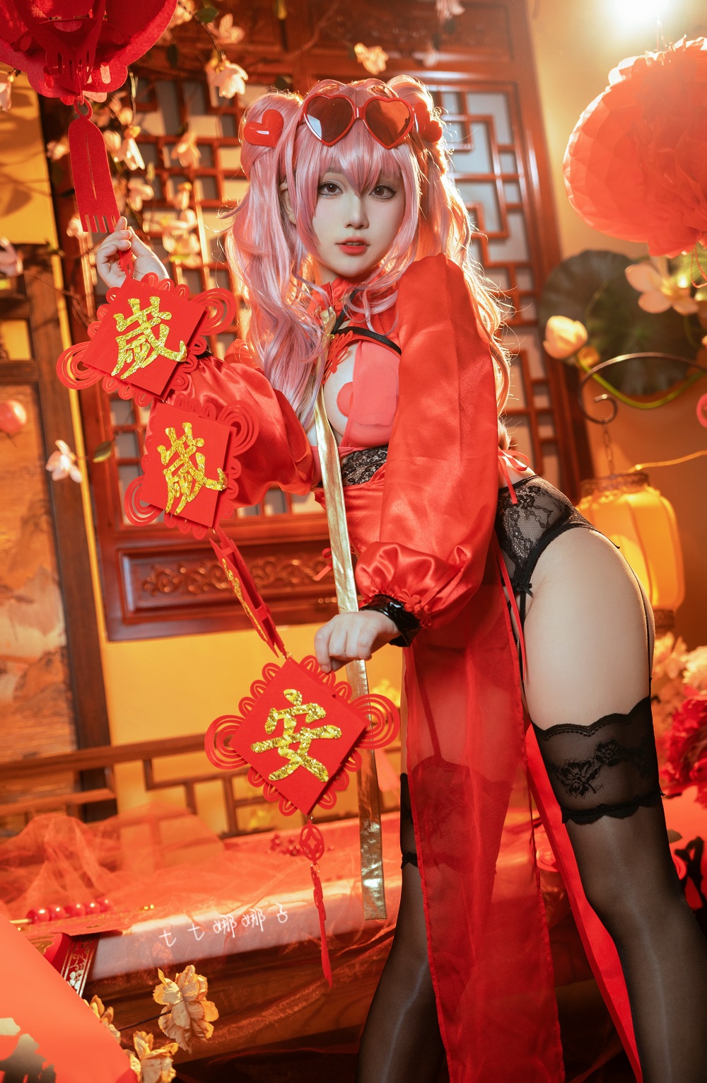 七七娜娜子-碧蓝航线-布莱默顿新春旗袍[108P+6V] COS网红博主 预览2图