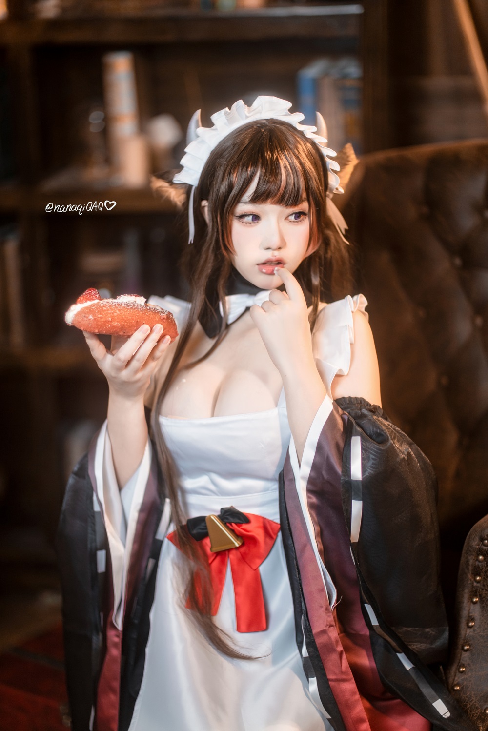 七七娜娜子-碧蓝航线-樫野牛牛女仆[42P+7V] COS网红博主 预览1图