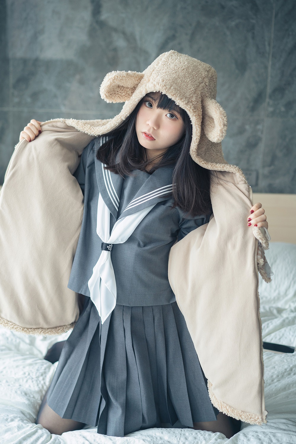 一只小栗奈-熊熊JK女友[212P+1V] COS网红博主 预览1图
