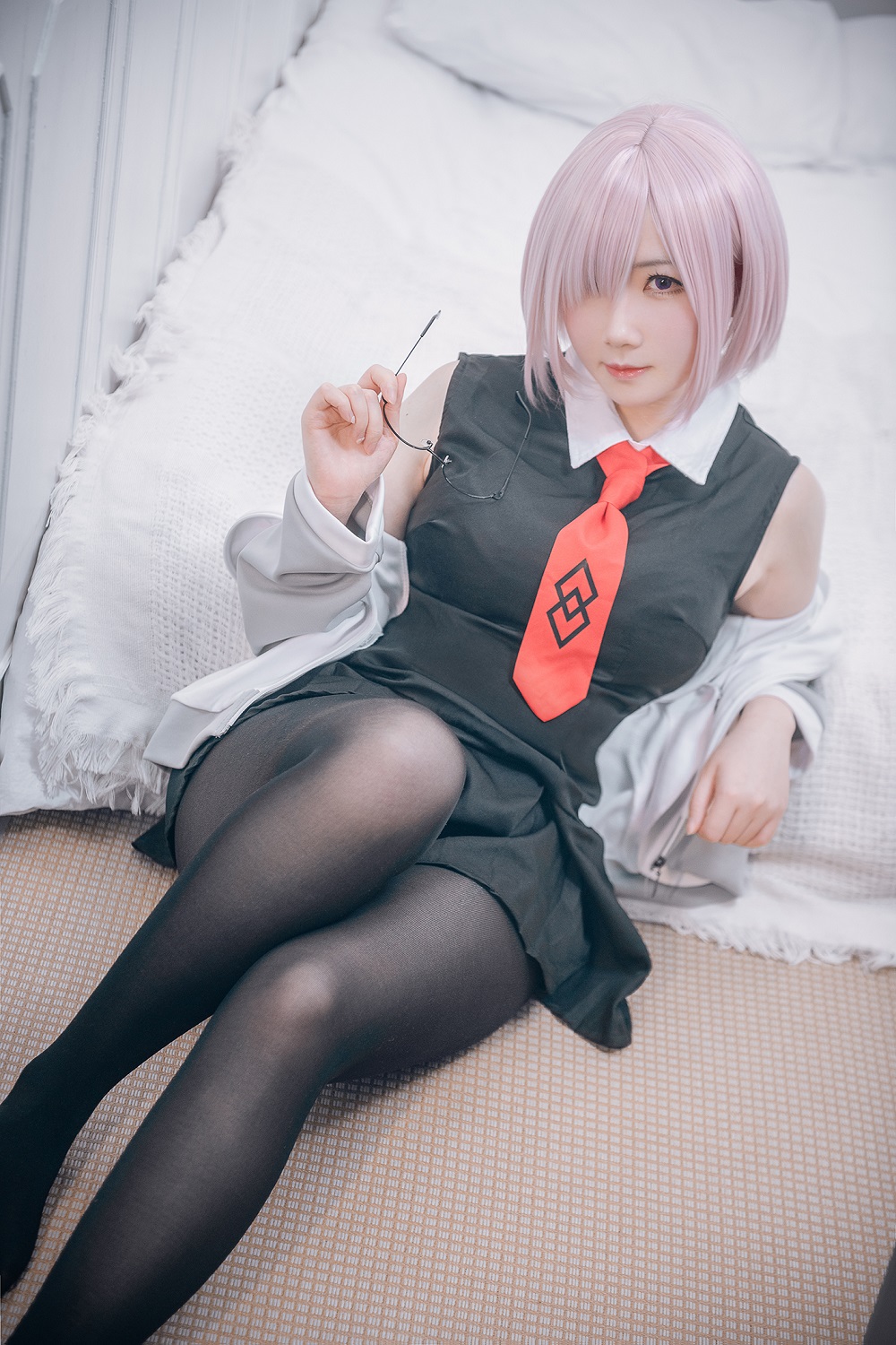 是本末末-FGO-玛修常服&猫咪内衣[42P] COS网红博主 预览1图