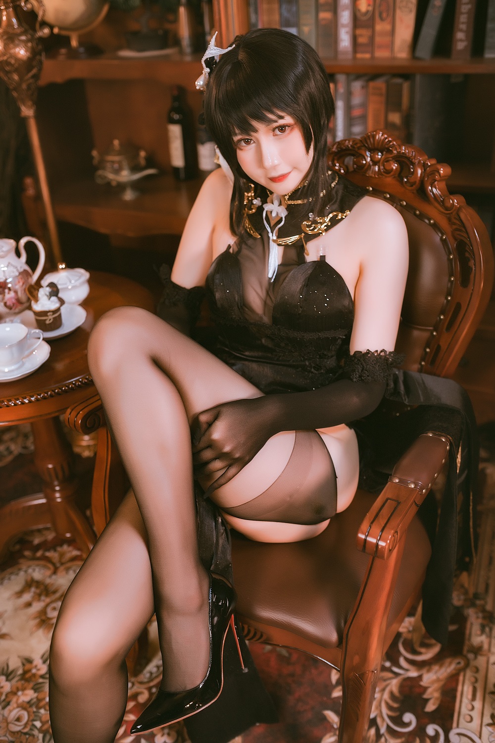 兔胖胖min-碧蓝航线-镇海黑旗袍[44P] COS网红博主 预览1图