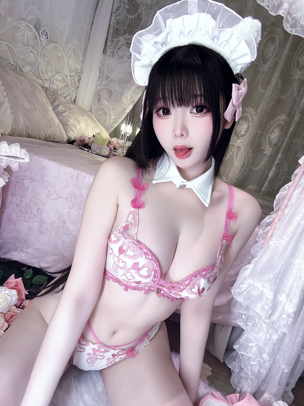 霜月shimo-粉粉猫女仆[40P] COS网红博主 预览2图