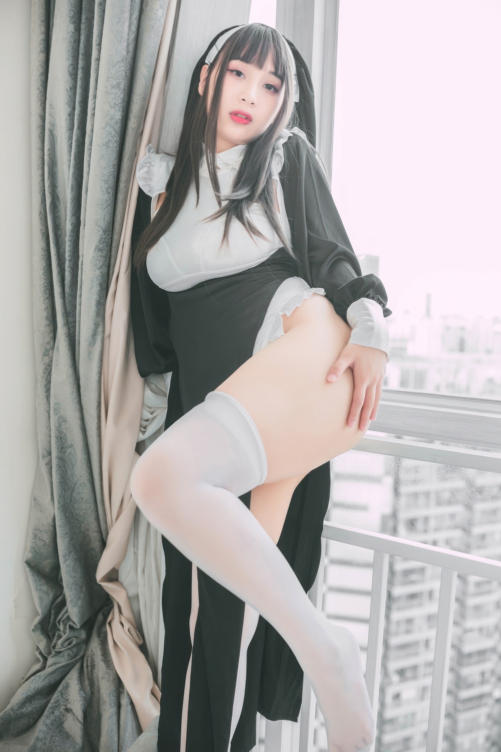 浅安安-白丝修女[35P] COS网红博主 预览1图