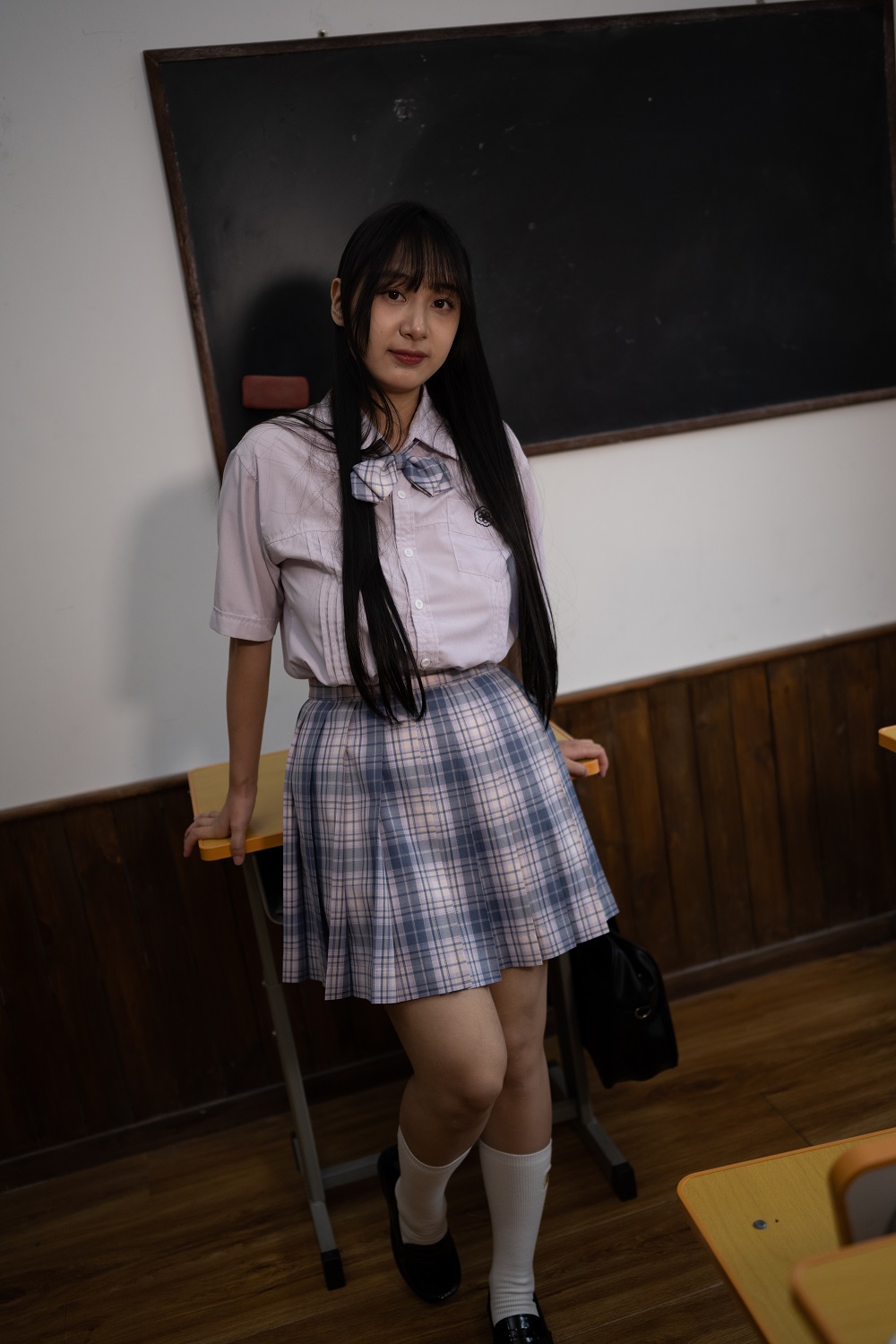 浅安安-未修正私拍-教室JK[142P+4V] COS网红博主 预览1图