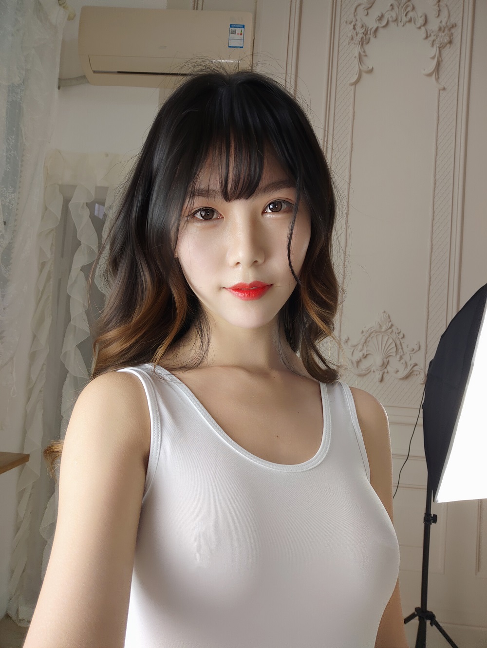 抖娘利世-白色死库水激凸自拍[36P] COS网红博主 预览1图