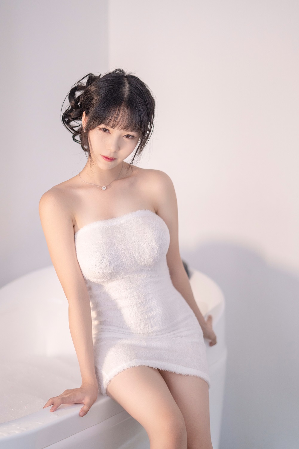 抖娘利世-浴缸[36P] COS网红博主 预览1图