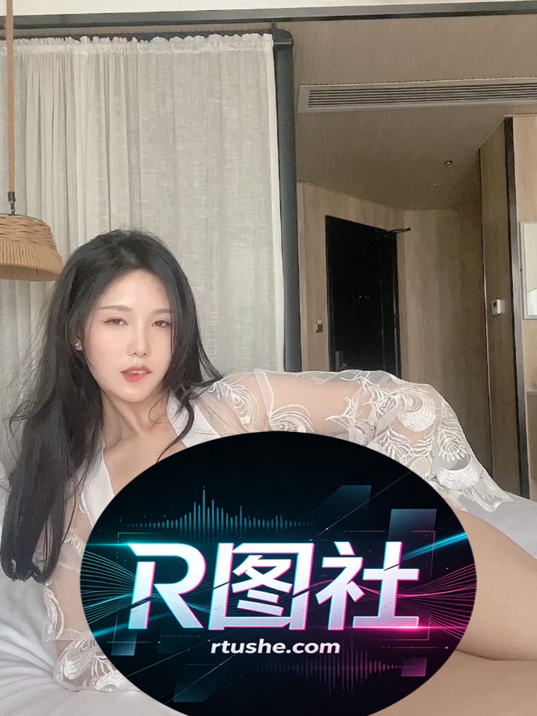 抖娘利世-定制视频-雀纹和服[1V] COS网红博主 预览2图