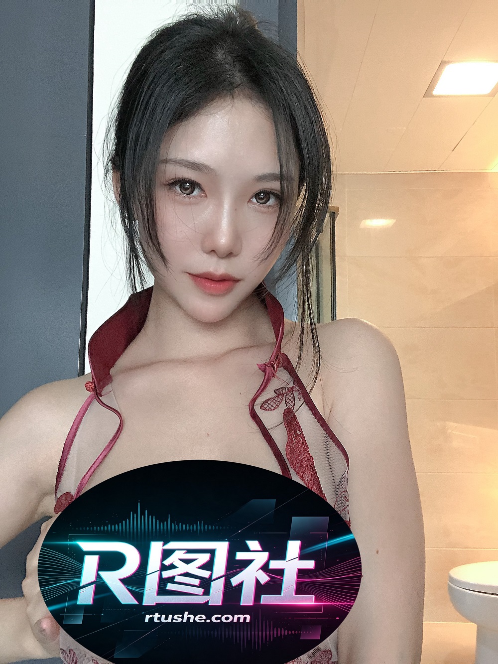 抖娘利世-定制-红旗袍[20P+1V] COS网红博主 预览1图