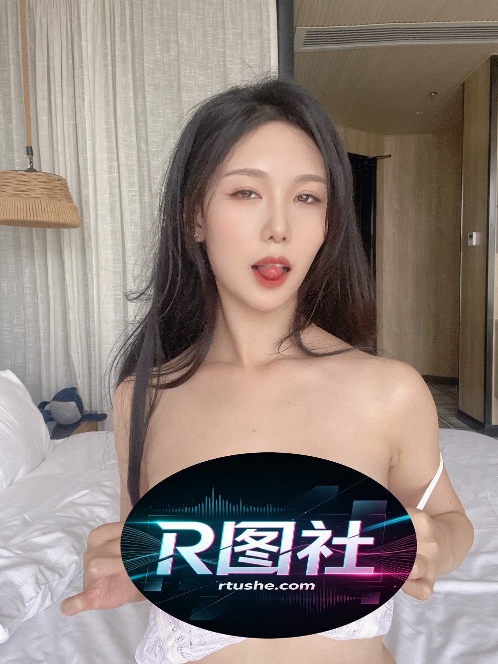 抖娘利世-定制-三点式[20P] COS网红博主 预览1图