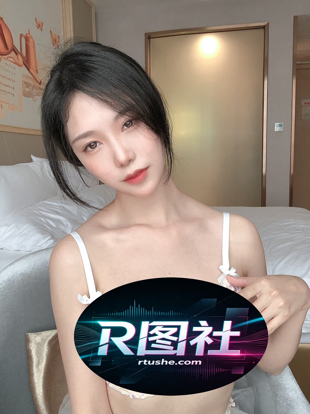 抖娘利世-定制-碎花内衣[20P] COS网红博主 预览1图