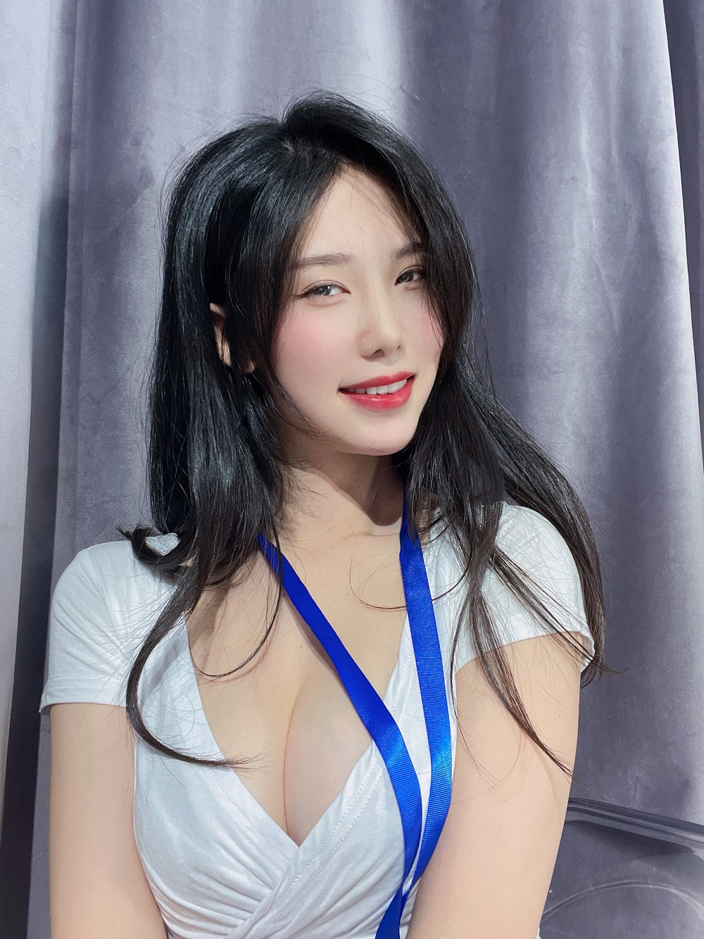 抖娘利世-实习生[18P] COS网红博主 预览2图