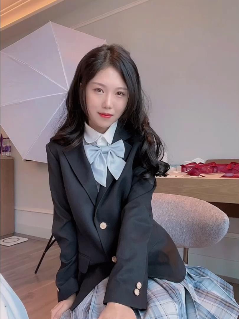 抖娘利世-定制视频-JK制服[1V] COS网红博主 预览1图