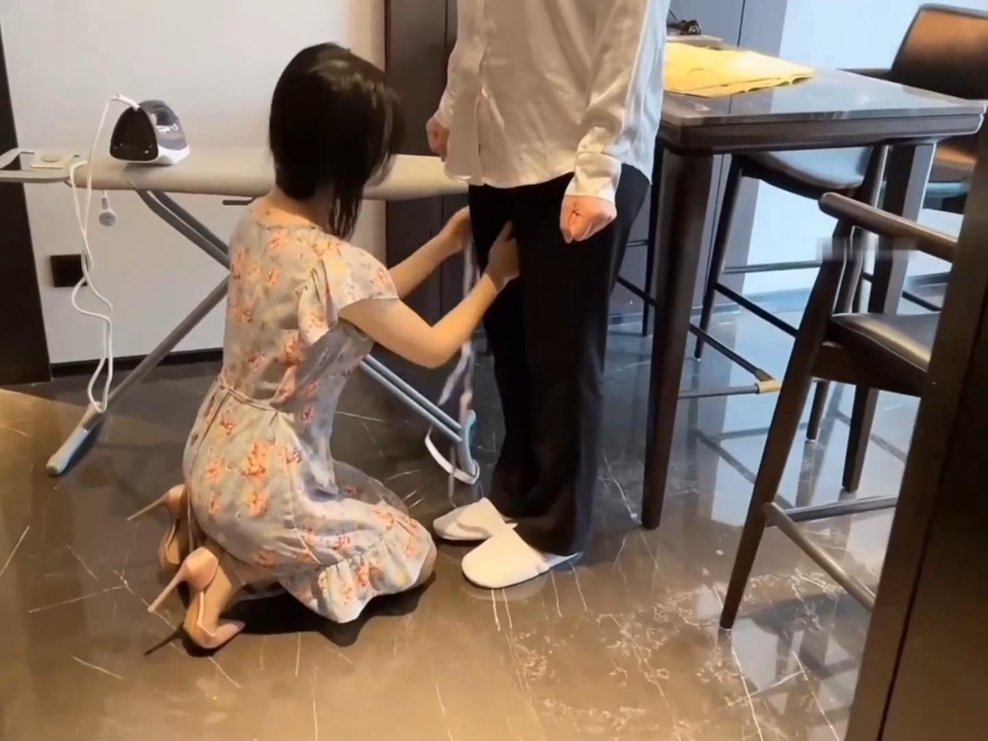 抖娘利世-定制视频-女裁缝量身定做[1V] COS网红博主 预览1图