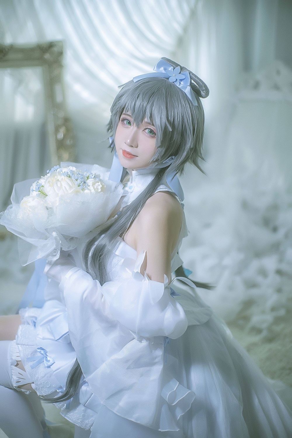 渊秧-VOCALOID-洛天依婚纱[10P] COS网红博主 预览2图