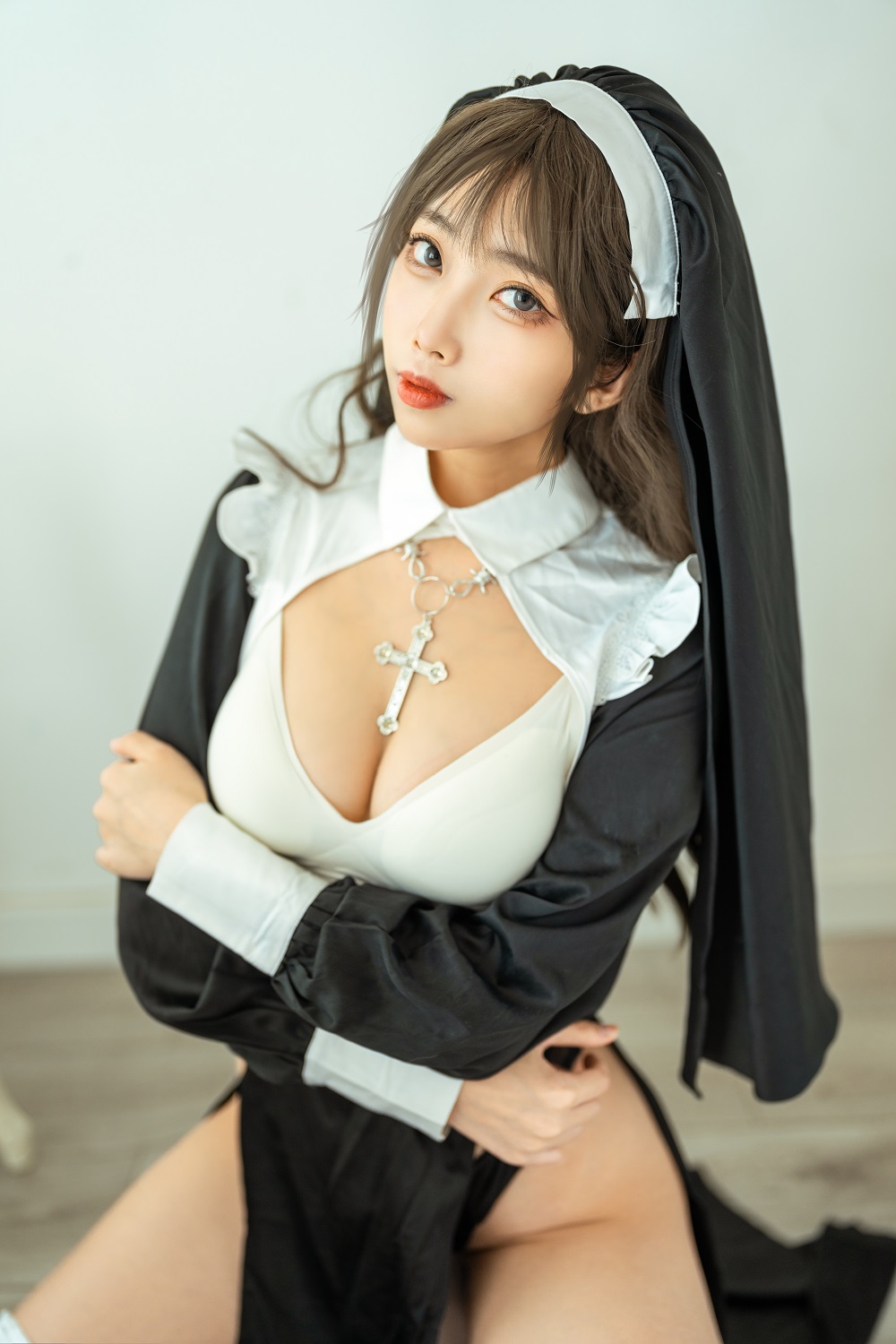 杏仁曲奇-忏悔修女[45P] COS网红博主 预览2图