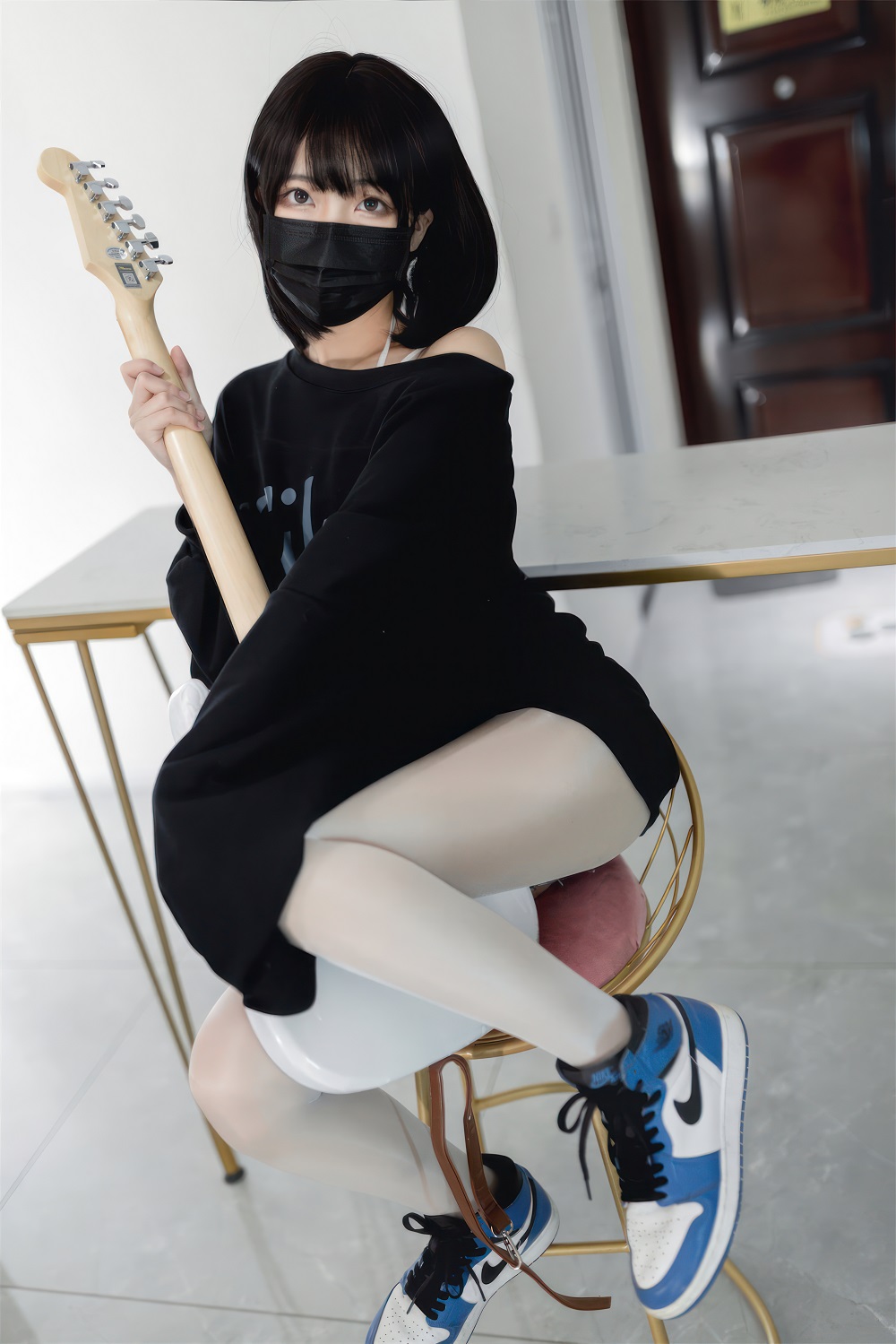 杏仁曲奇-升玖老师电吉他妹妹[45P] COS网红博主 预览1图