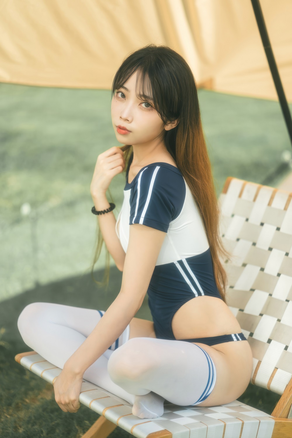 杏仁曲奇-蓝白改良竞泳[50P] COS网红博主 预览1图