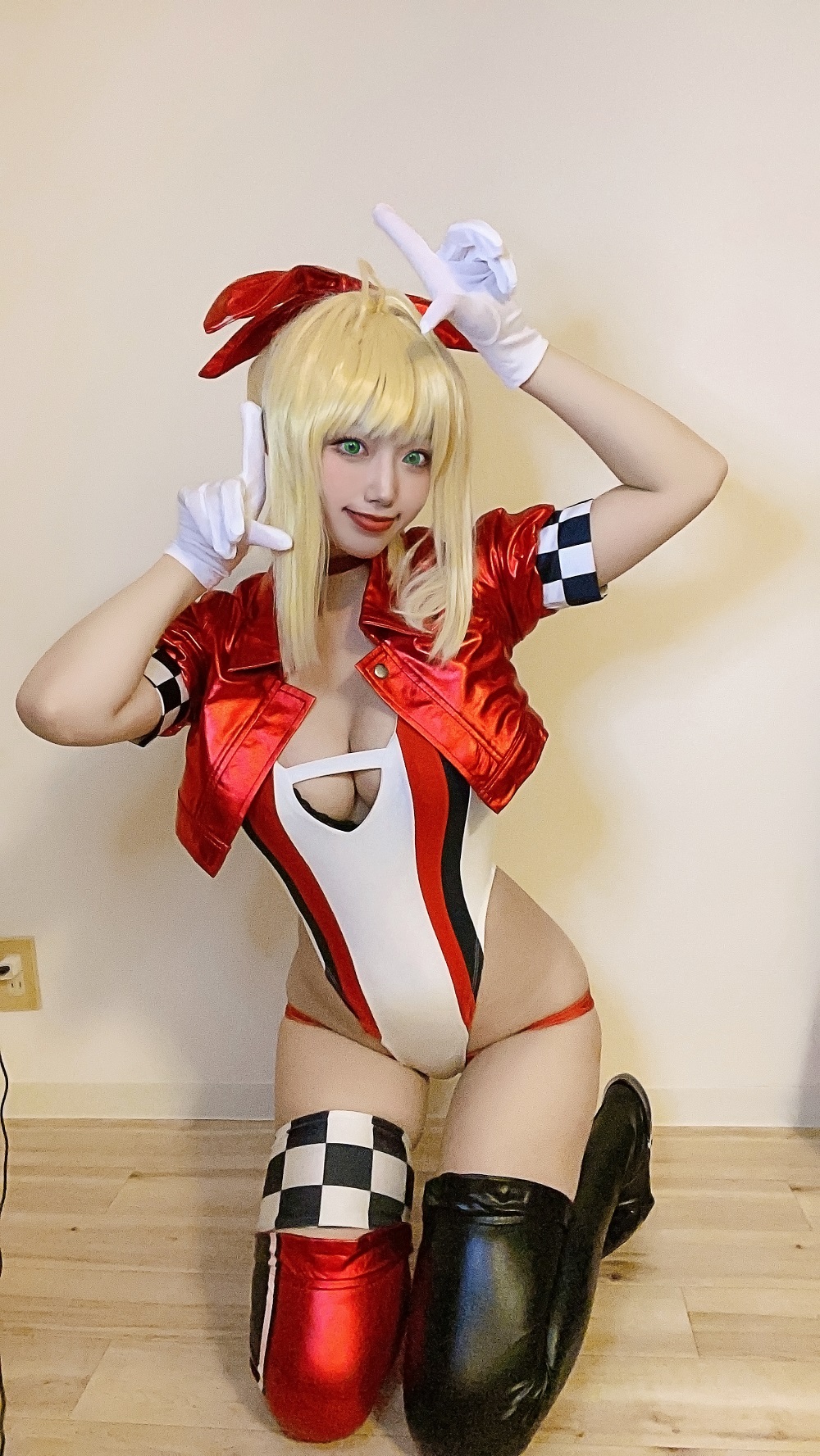 切切celia-FGO-尼禄赛车服[14P] COS网红博主 预览1图