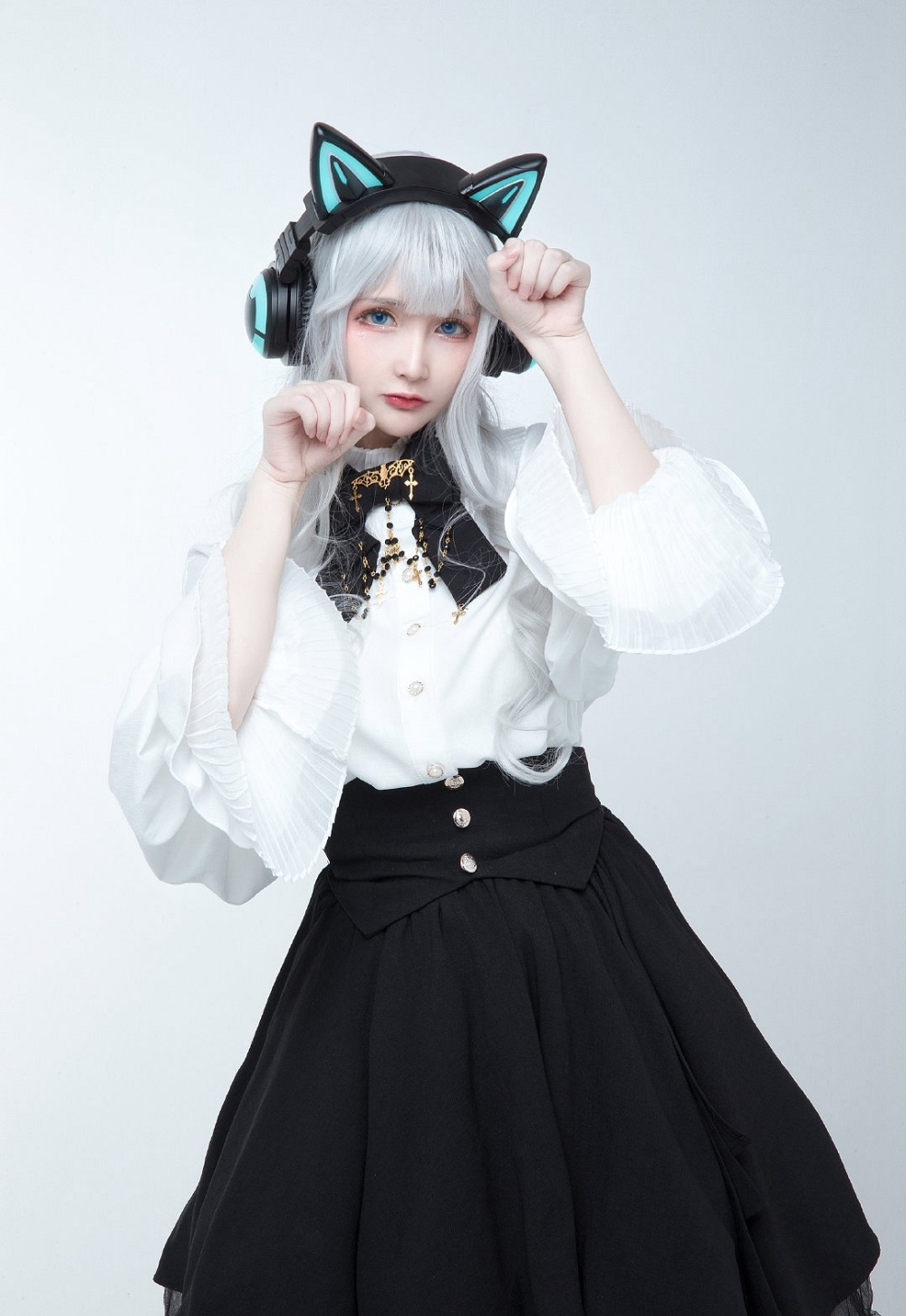 魔王大人Maou-妖舞耳机[8P] COS网红博主 预览2图