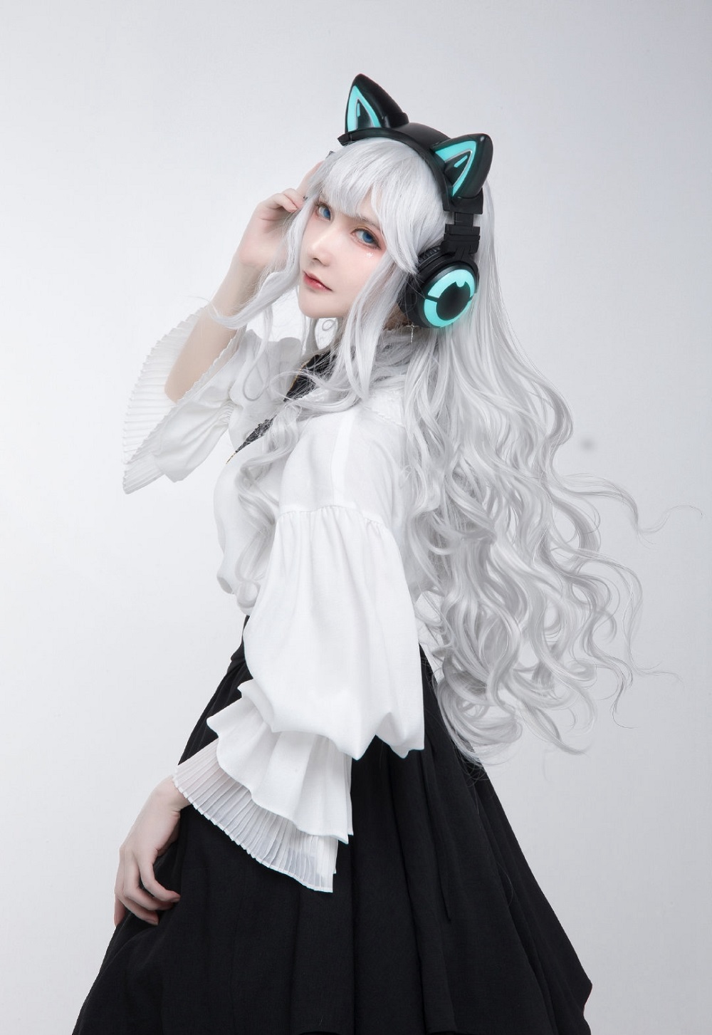 魔王大人Maou-妖舞耳机[8P] COS网红博主 预览1图