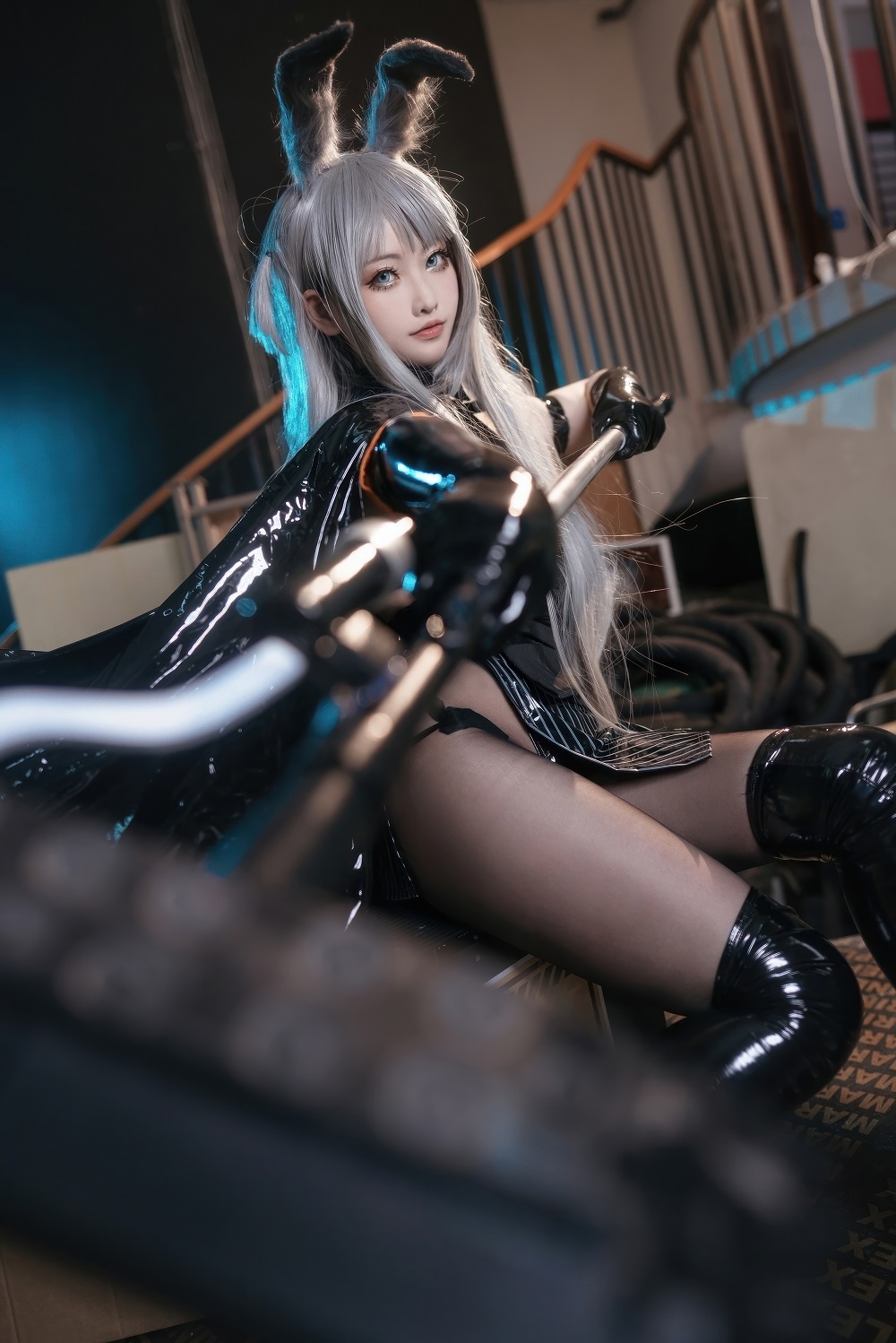 樱岛嗷一-明日方舟-暴行精二[8P] COS网红博主 预览1图