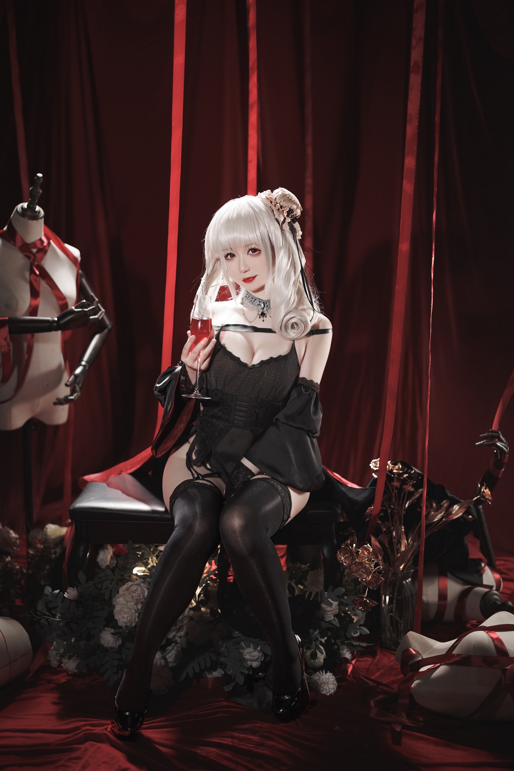 樱落Selena-碧蓝航线-吕佐夫礼服[30P] COS网红博主 预览1图