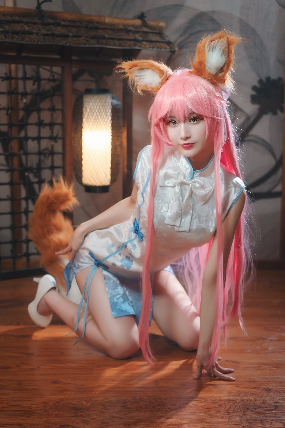 w百合欧皇子w-FGO-玉藻前白旗袍[20P] COS网红博主 预览1图