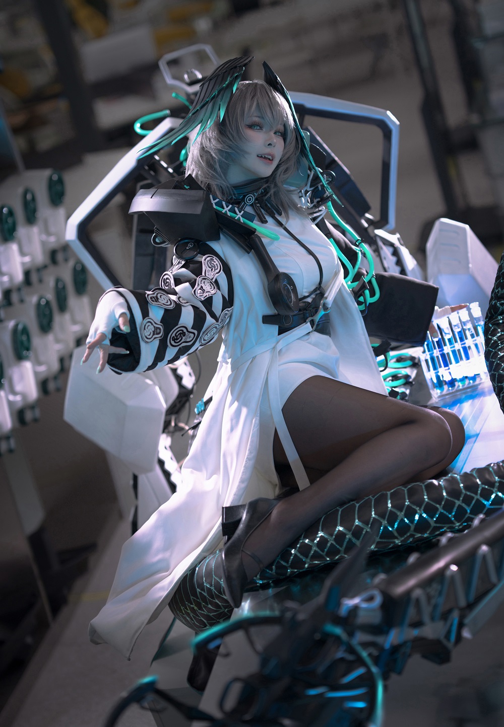 w百合欧皇子w-明日方舟-霍尔海雅[18P] COS网红博主 预览2图