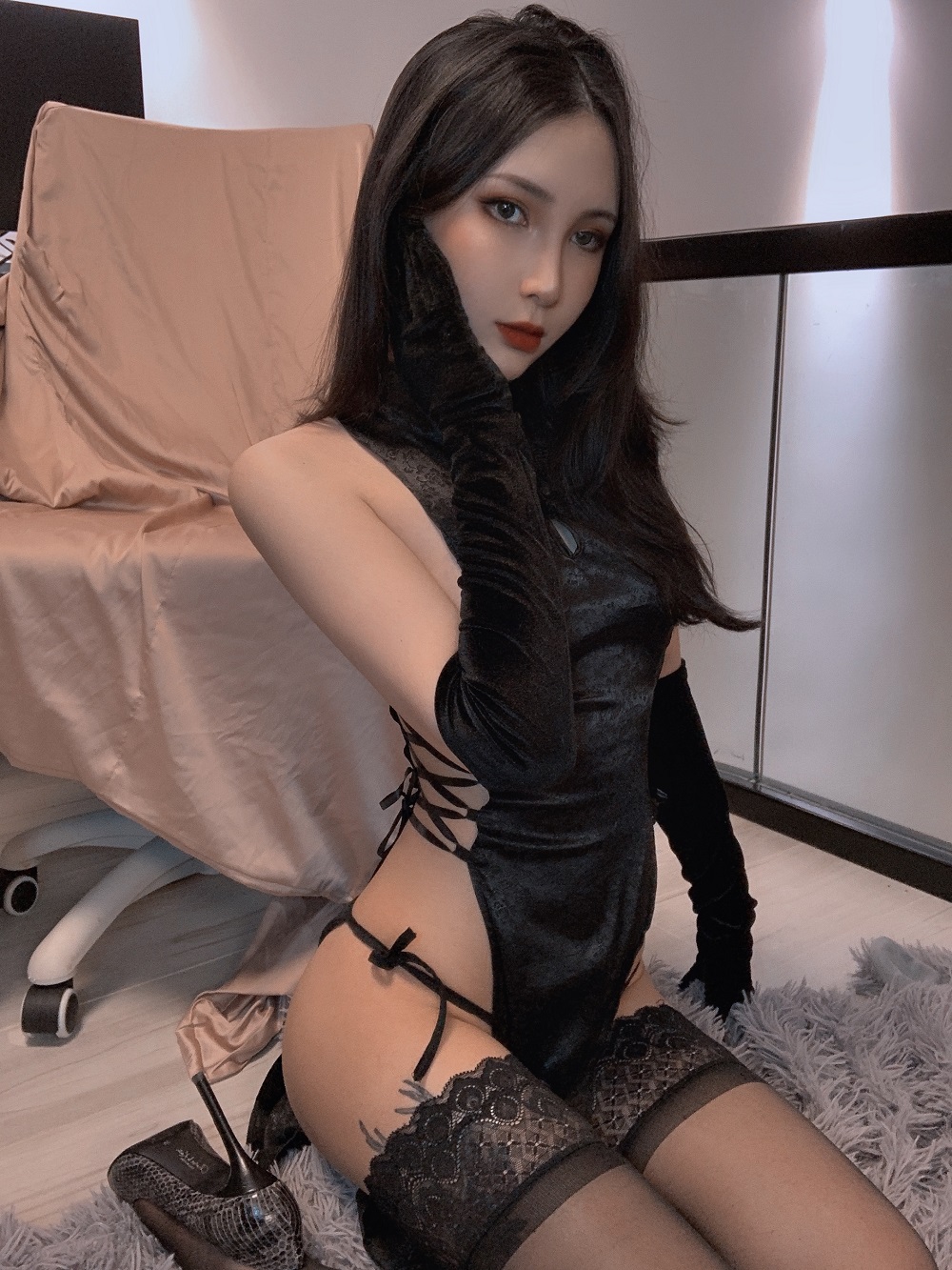 vams子-黑色旗袍[30P] COS网红博主 预览1图