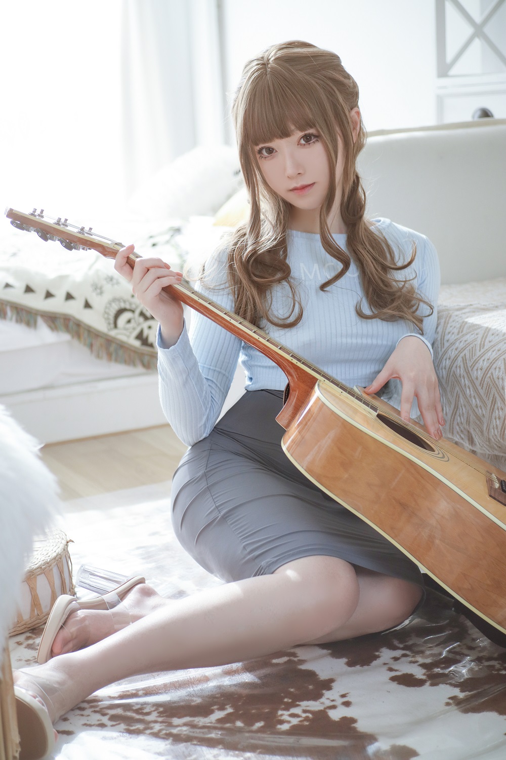 Asagiriai朝雾爱-吉他妹妹[26P] COS网红博主 预览1图