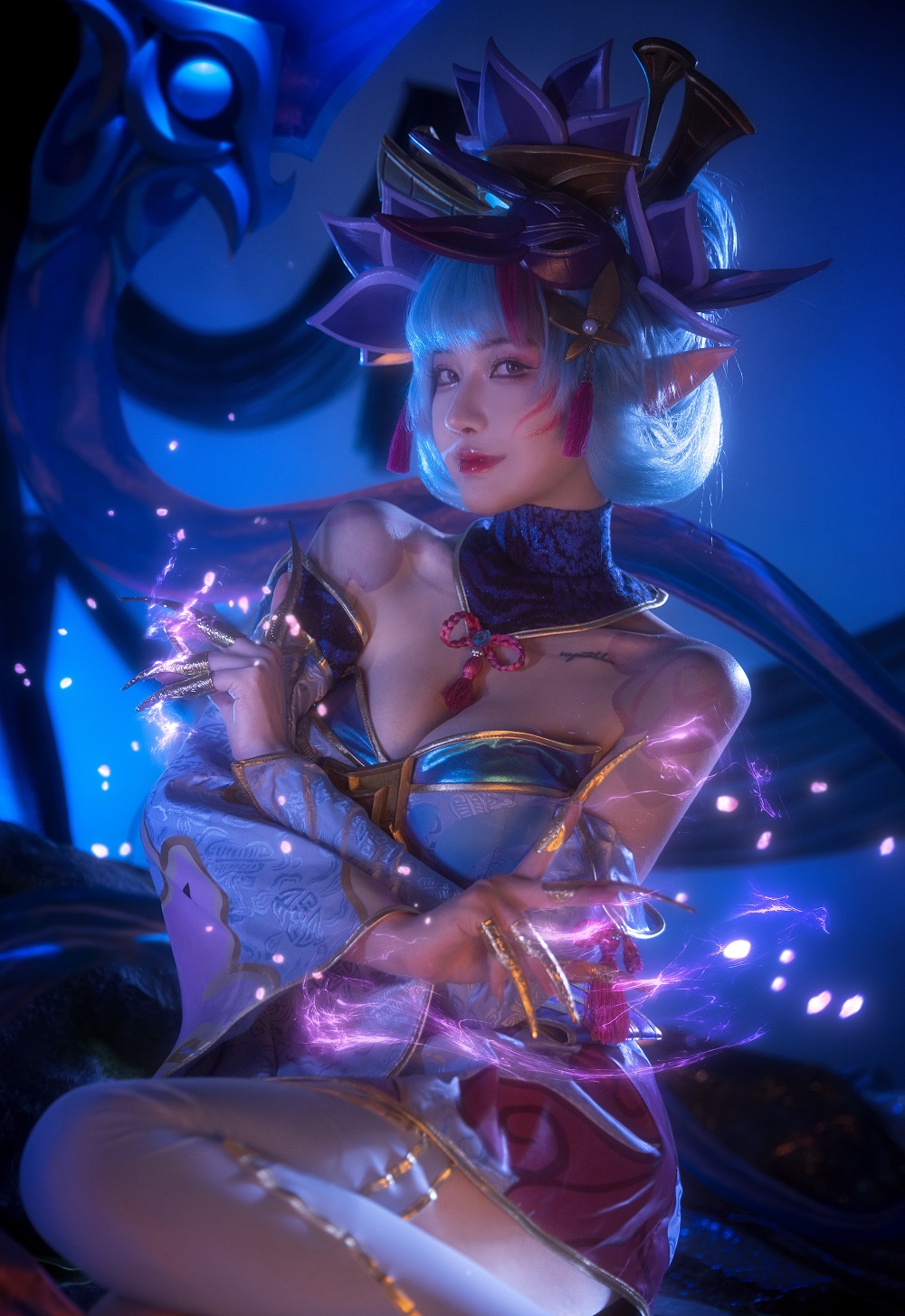 露兒大魔王-英雄联盟-伊芙琳·灵魂莲华[15P] COS网红博主 预览1图