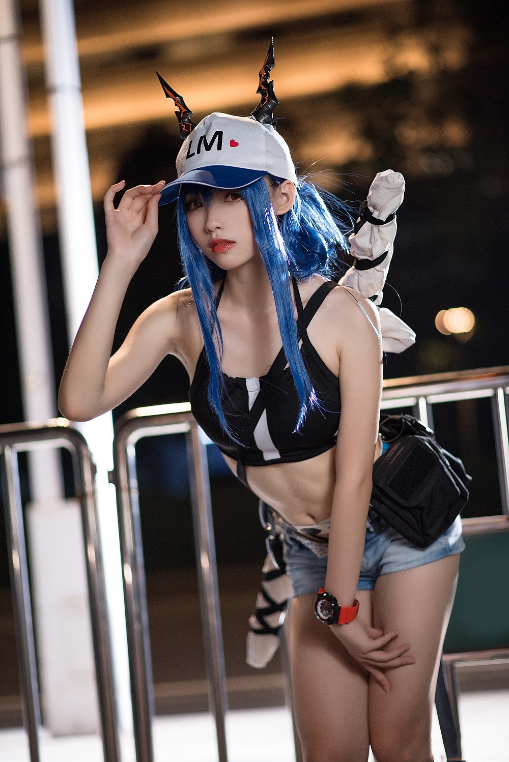 大大卷卷小卷-明日方舟-陈·假日威龙[9P] COS网红博主 预览1图
