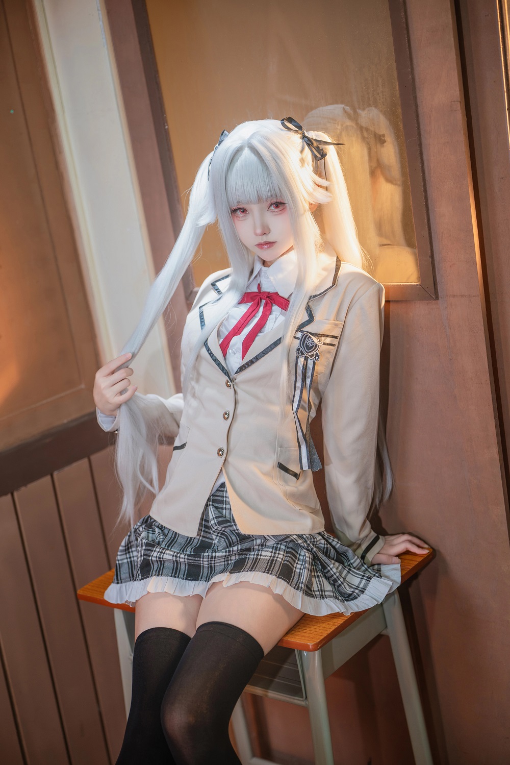 大大卷卷小卷-美少女万华镜-篝之雾枝校服[29P] COS网红博主 预览1图