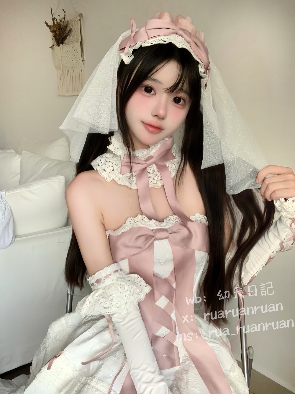 rua阮阮-初恋缎带[18P] COS网红博主 预览1图