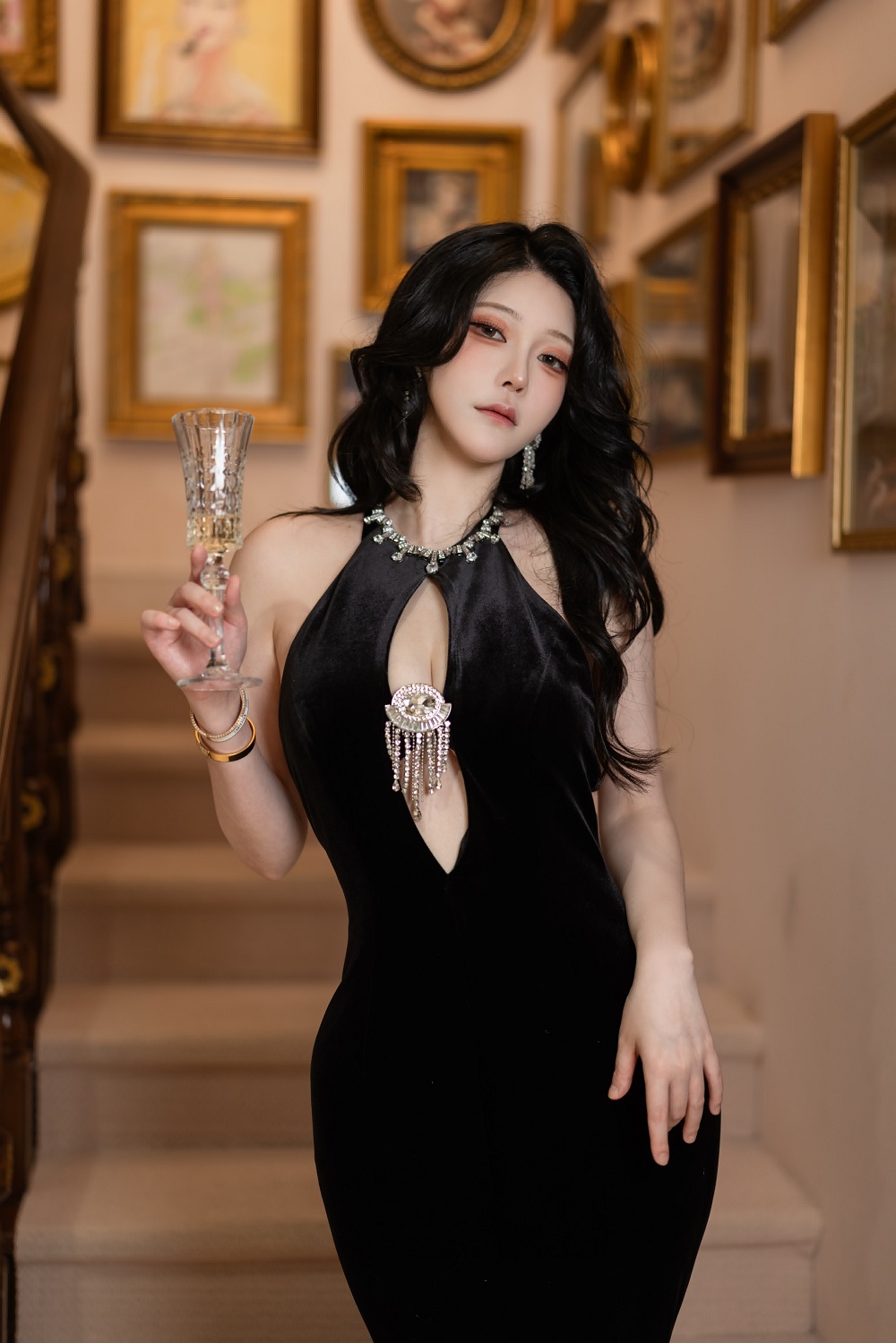 蛋黄mayo-生日礼裙[15P] COS网红博主 预览1图