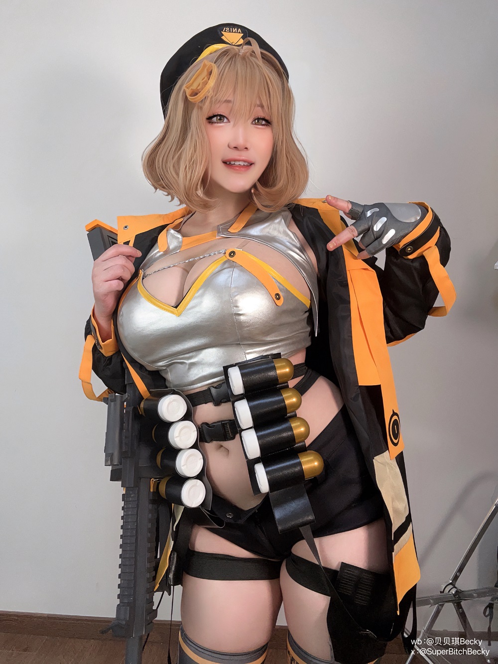 贝贝琪Becky-Nikke胜利女神-阿妮斯原皮[40P+3V] COS网红博主 预览1图