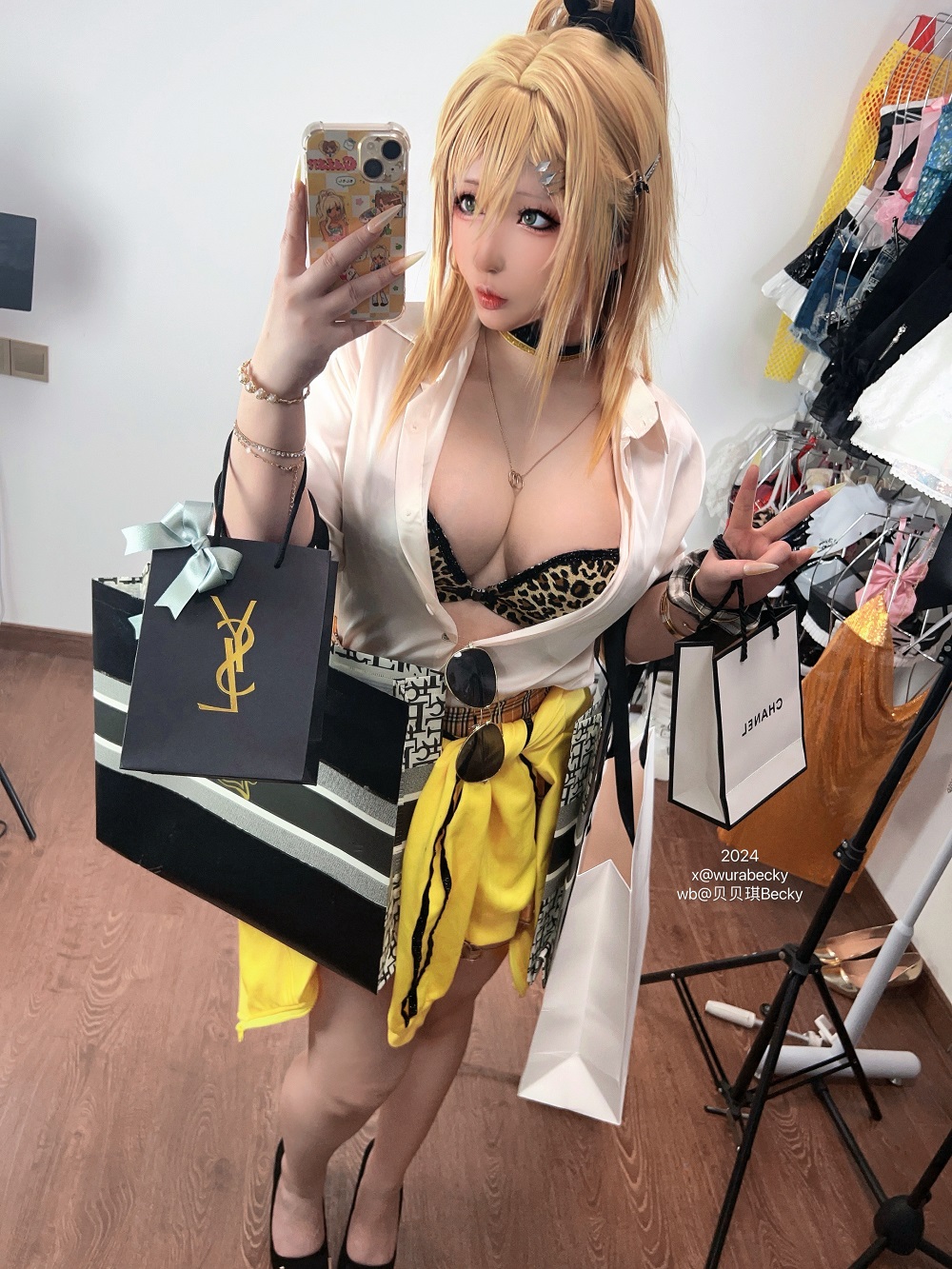 贝贝琪Becky-Nikke胜利女神-露菲[40P] COS网红博主 预览1图
