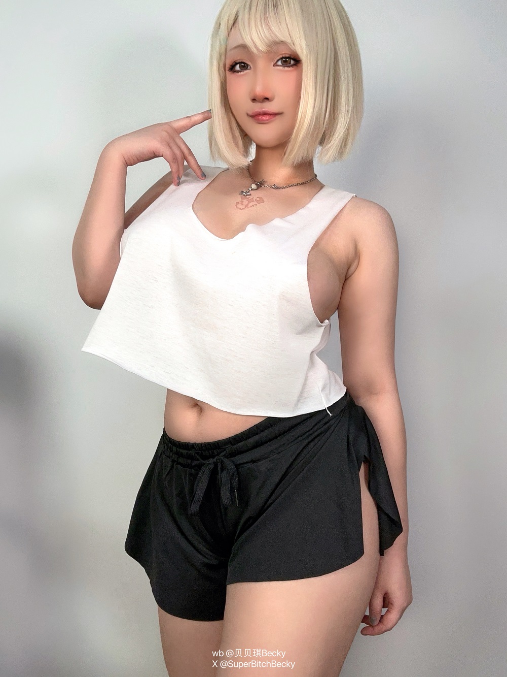 贝贝琪Becky-热裤地带[37P] COS网红博主 预览1图