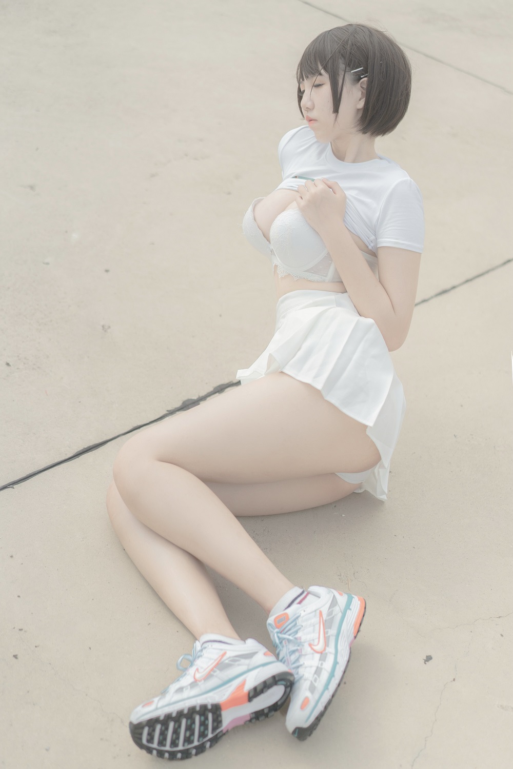 阿薰kaOri-天台[82P+1V] COS网红博主 预览1图