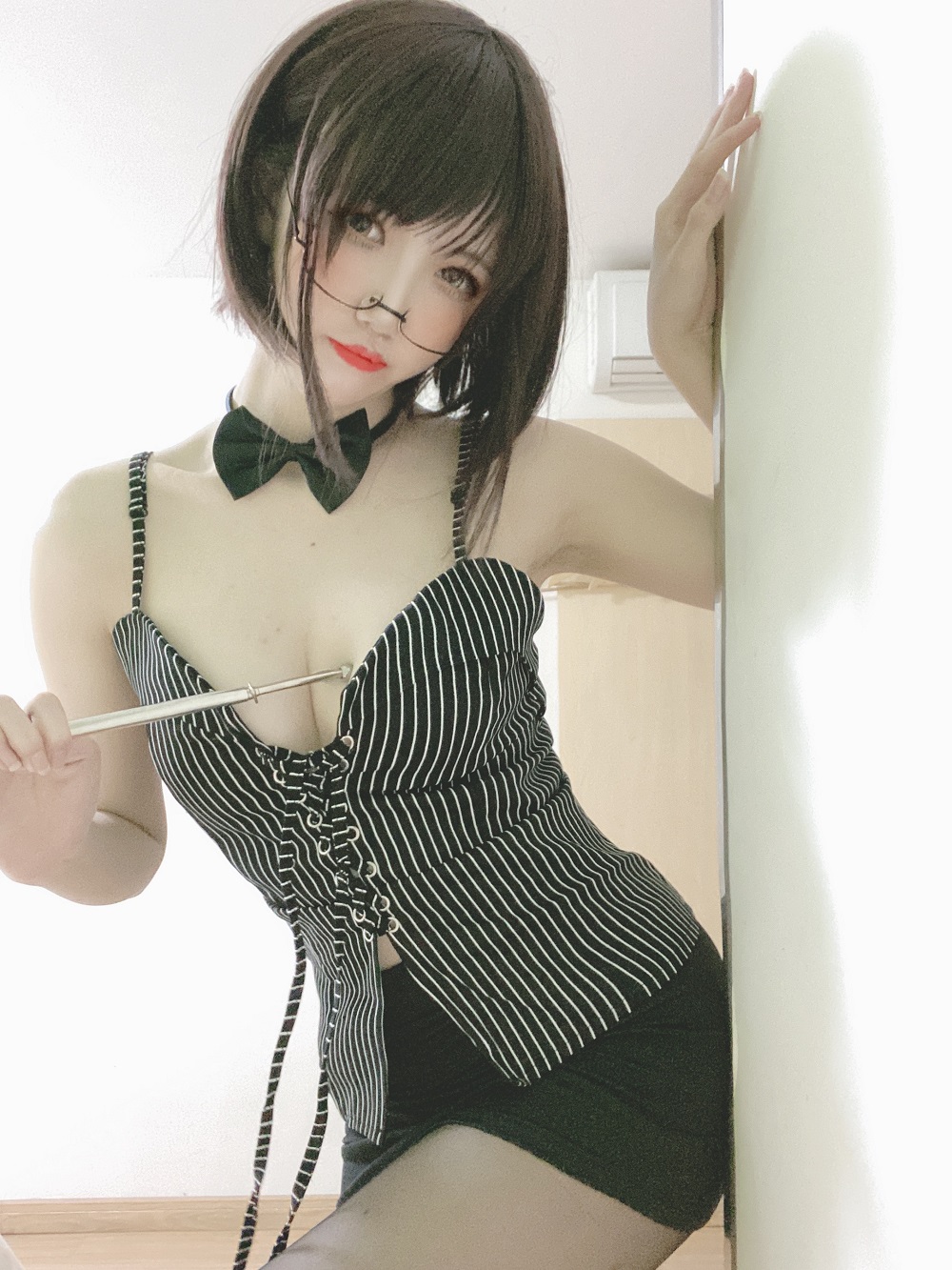 阿薰kaOri-女教师[6P] COS网红博主 预览1图