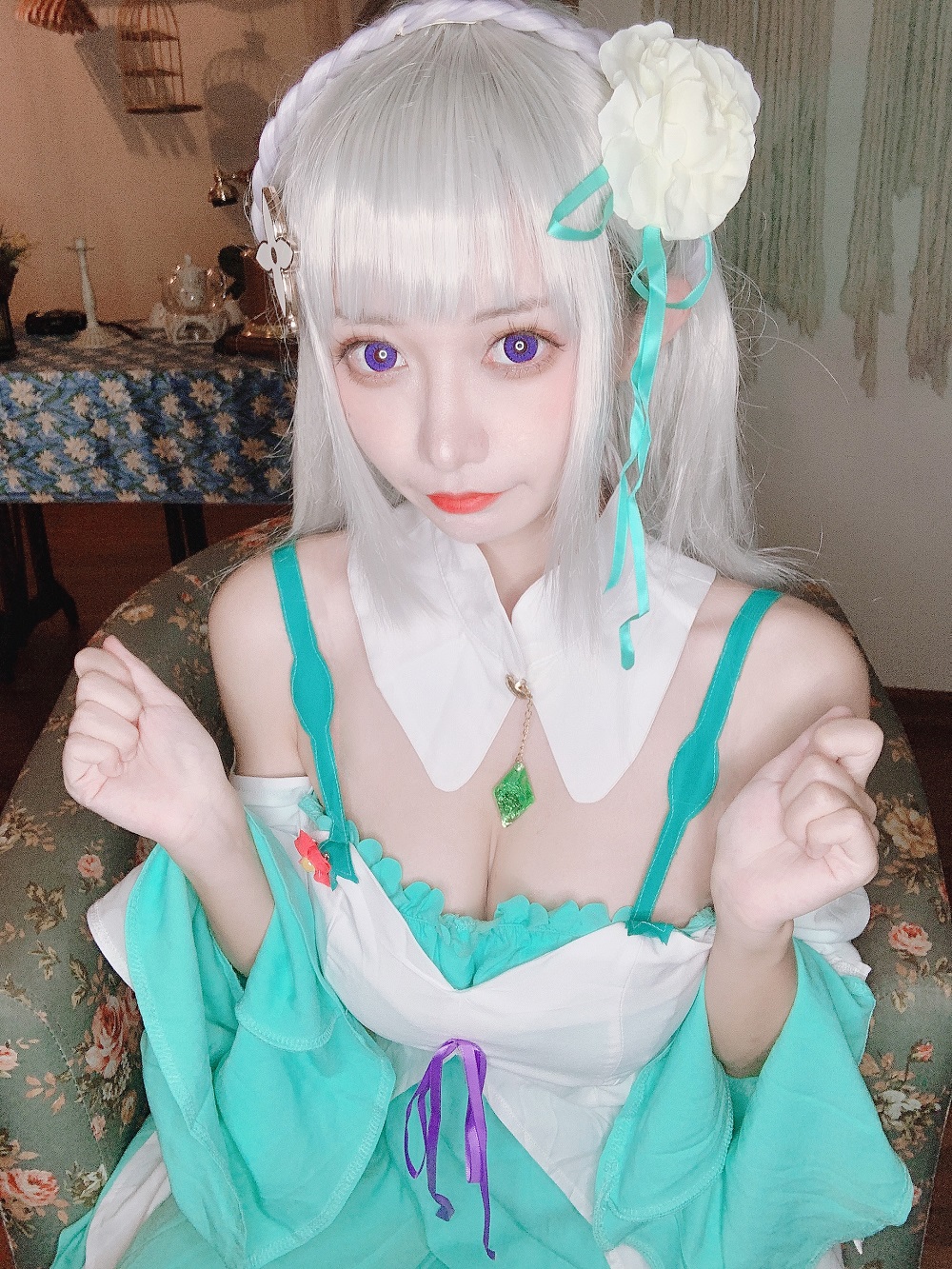神本无尾Aria-从零开始的异世界生活-爱蜜莉雅绿裙[16P] COS网红博主 预览2图