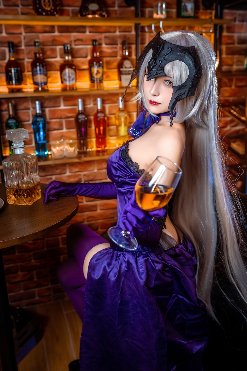 奶狮不咬人-FGO-黑贞德礼服[10P] COS网红博主 预览2图