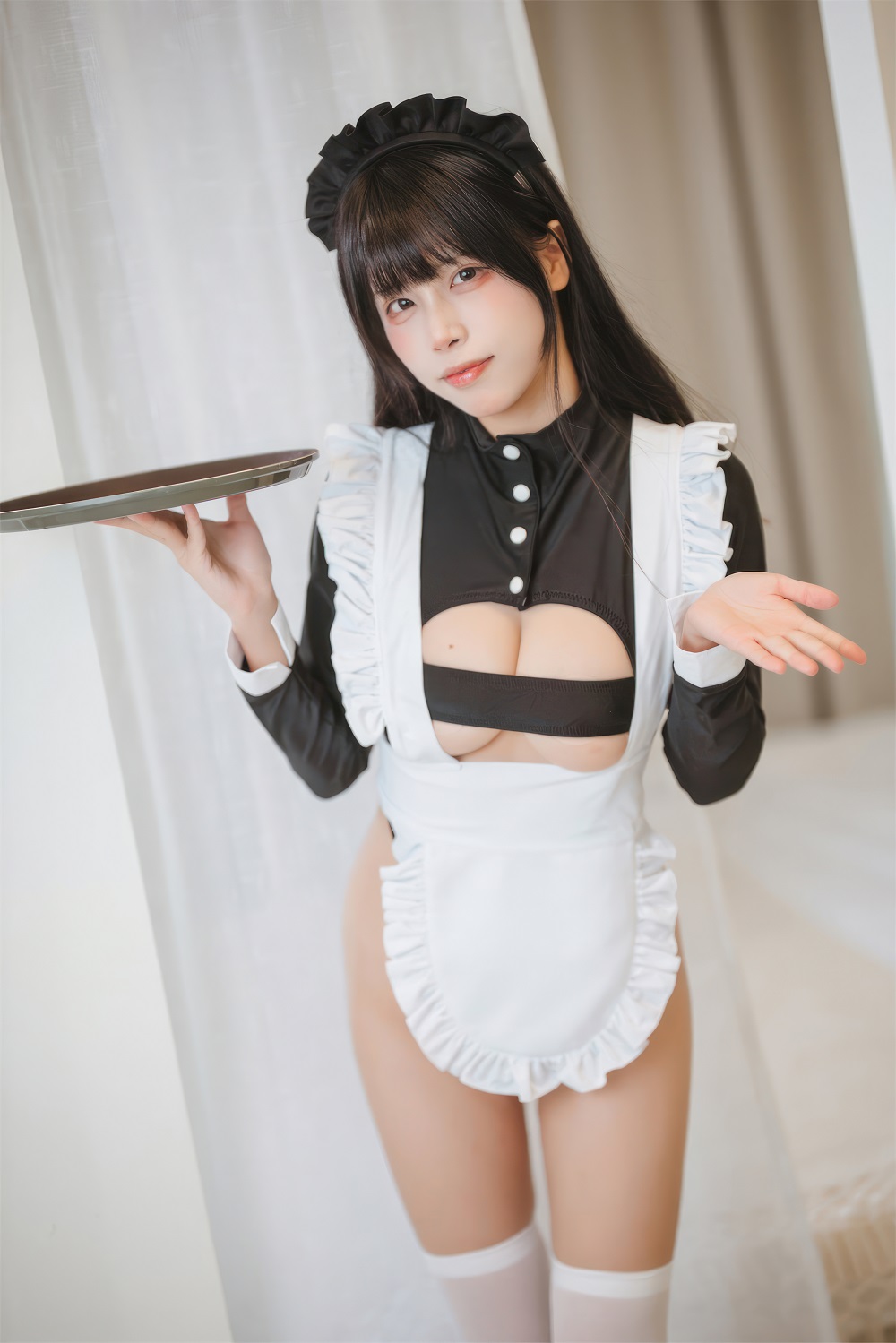 三無人型-高叉女仆[42P] COS网红博主 预览1图