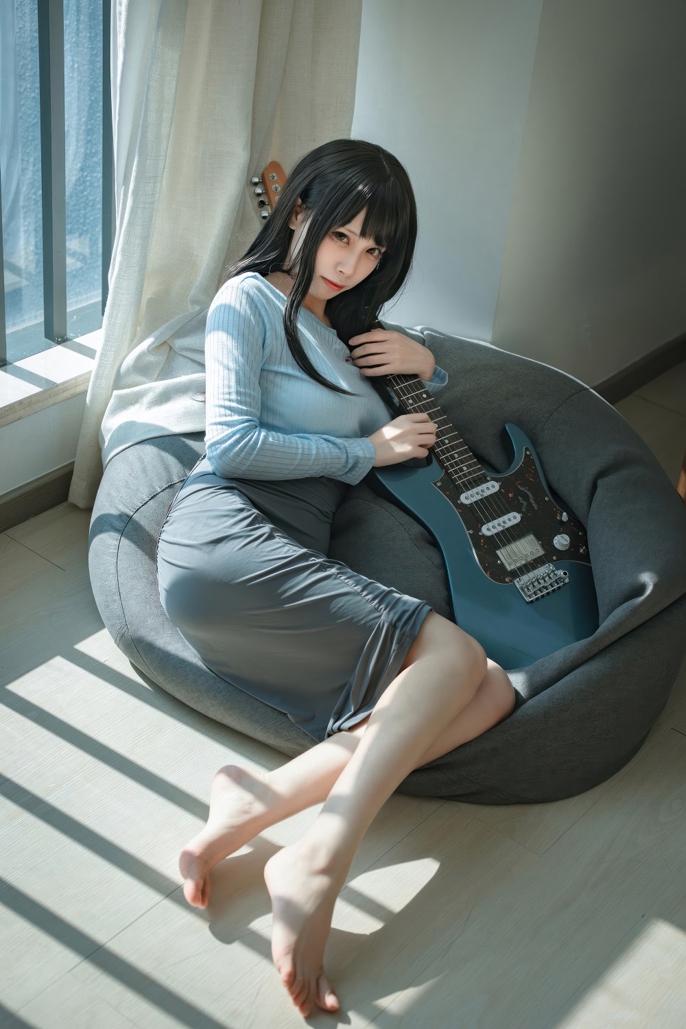 三無人型-吉他妹妹[24P] COS网红博主 预览2图
